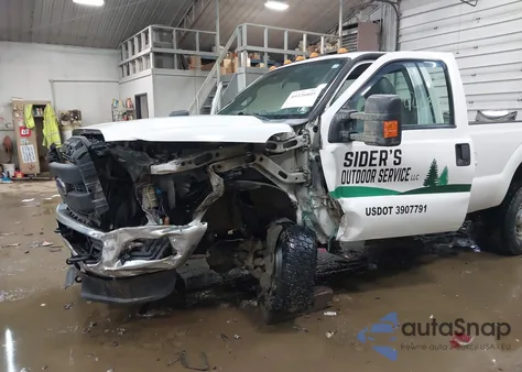 2015 Ford F-250 Xl z USA, uszkodzony, nr VIN 1FTBF2B64FEB50676